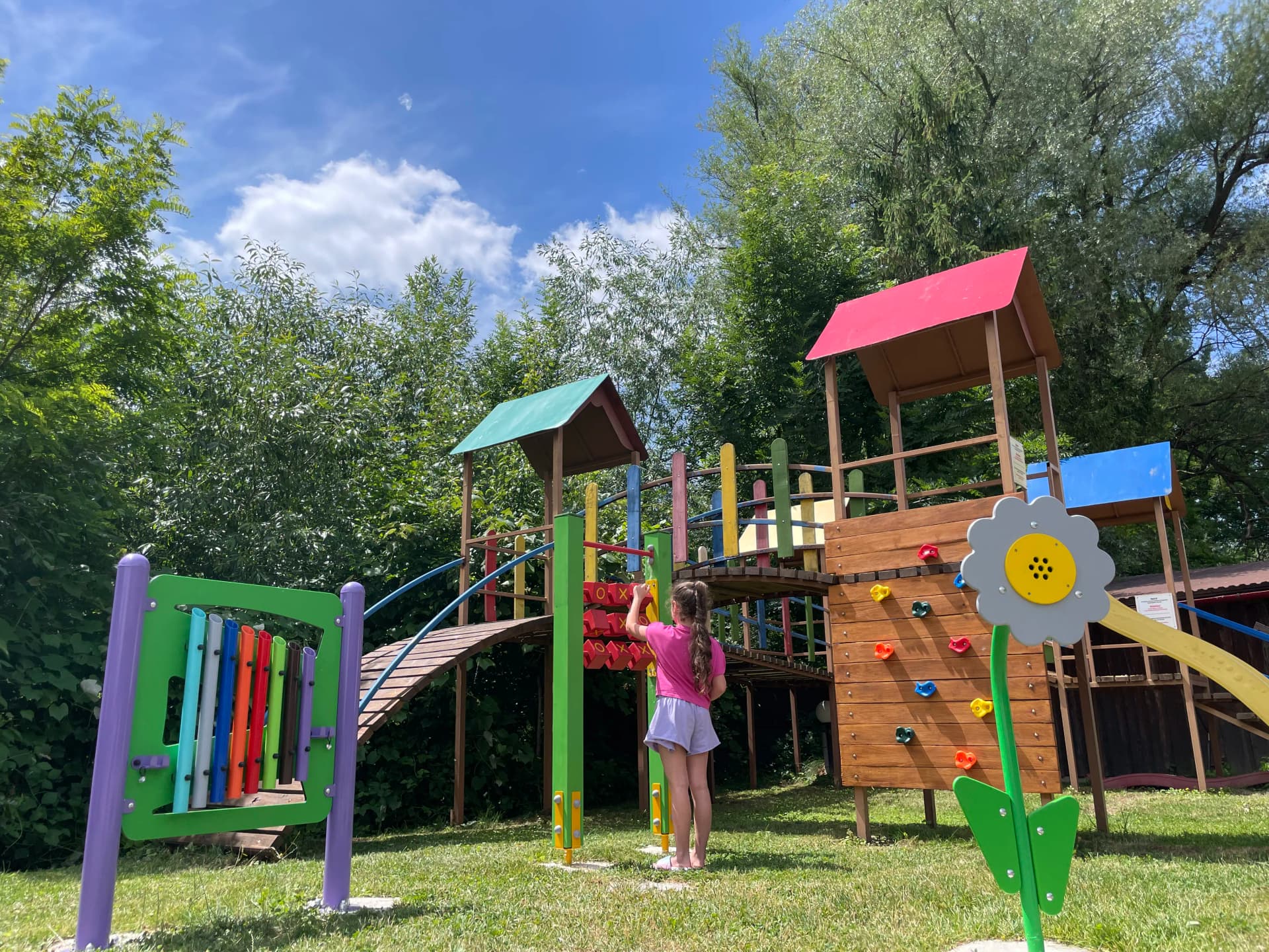 Дитячий майданчик