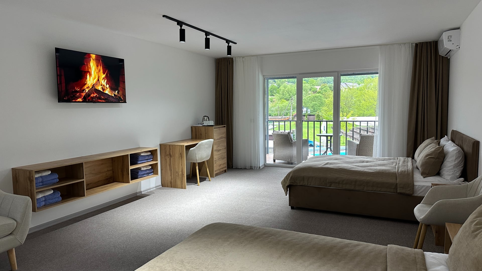 'Люкс з балконом' восьме фото